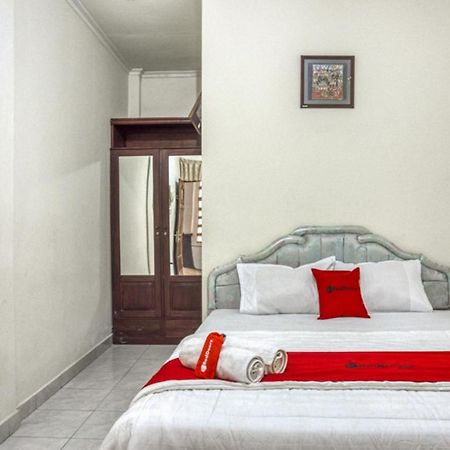 Reddoorz Syariah @ Raya Tajem Maguwo Hotell Kalasan Exteriör bild