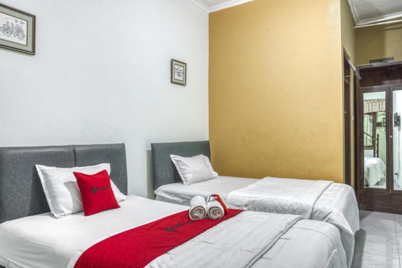 Reddoorz Syariah @ Raya Tajem Maguwo Hotell Kalasan Exteriör bild